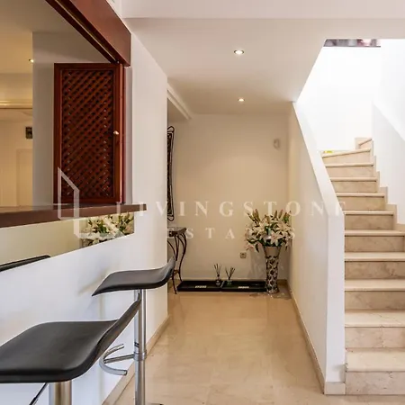 Menara Penthouse 公寓 埃斯特波纳