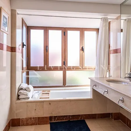 Menara Penthouse 埃斯特波纳